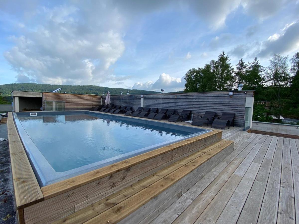 Jbx Resort Apartments Lipno リプノ・ナト・ヴルタヴォウ エクステリア 写真